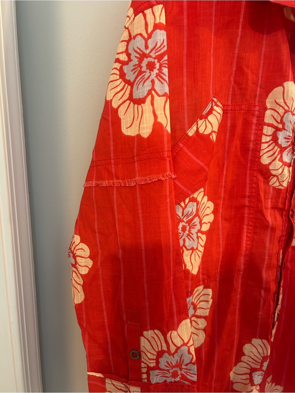Free People We The Free Hidden Flower Camo Shirt NWT Red Floral Oversized Large - Picture 4 of 6